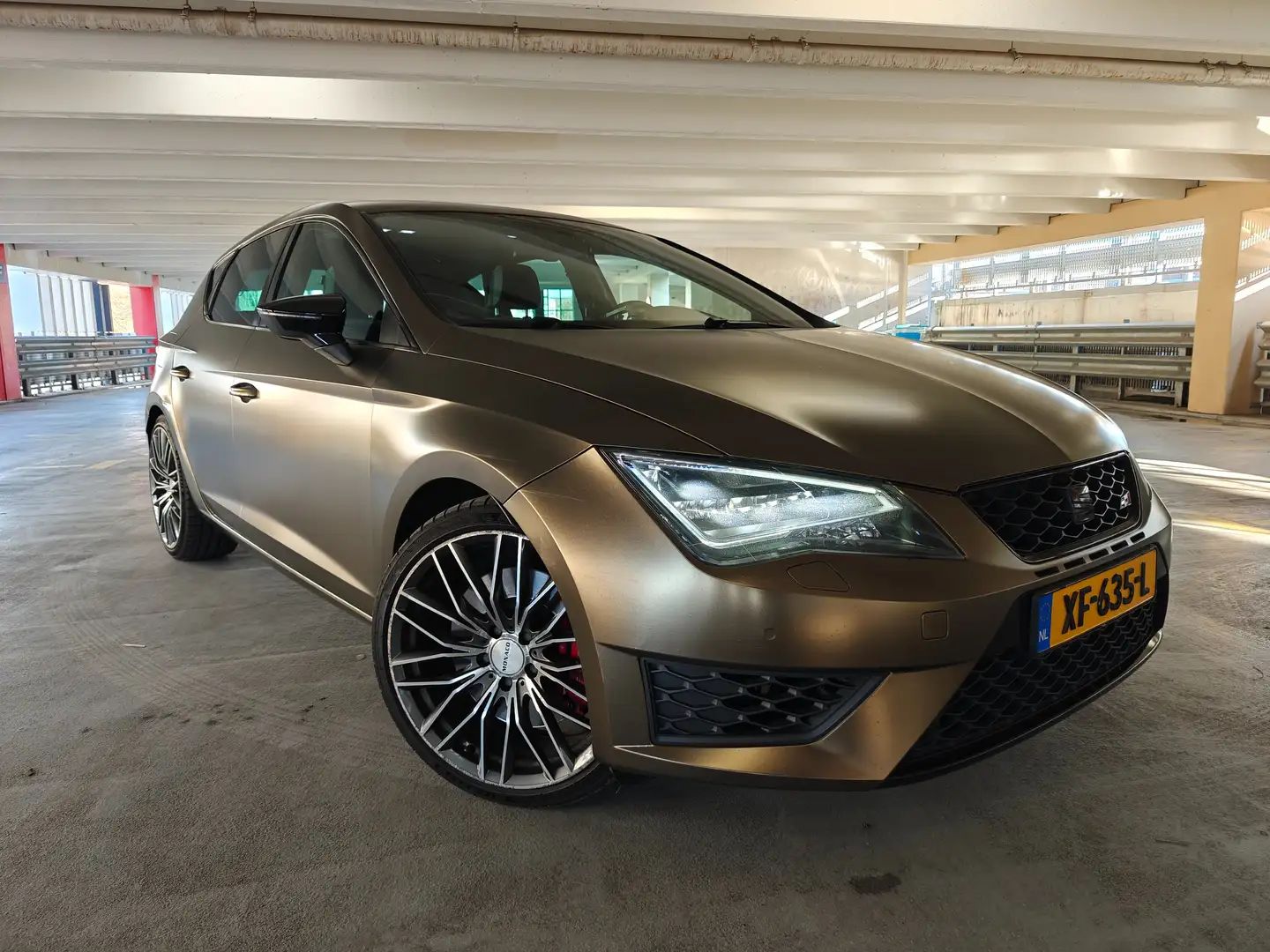 SEAT Leon Leon 2.0 TSI Cupra 280 Goud - 1