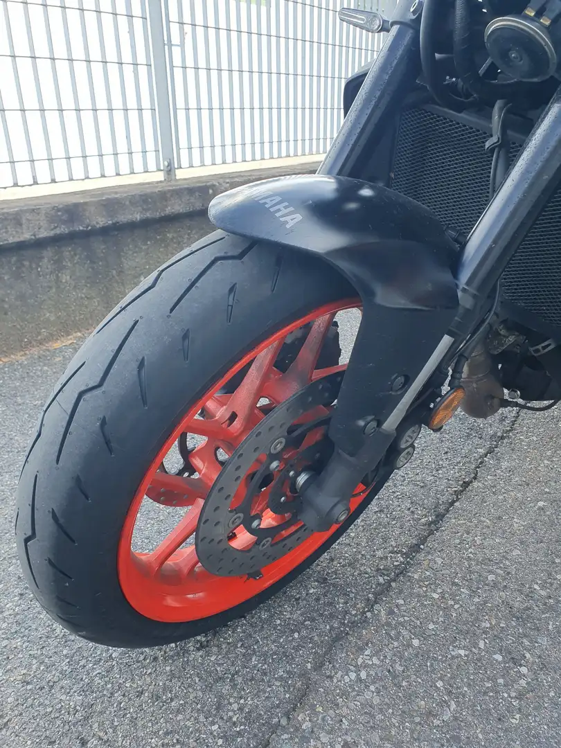 Yamaha MT-09 Grigio - 2