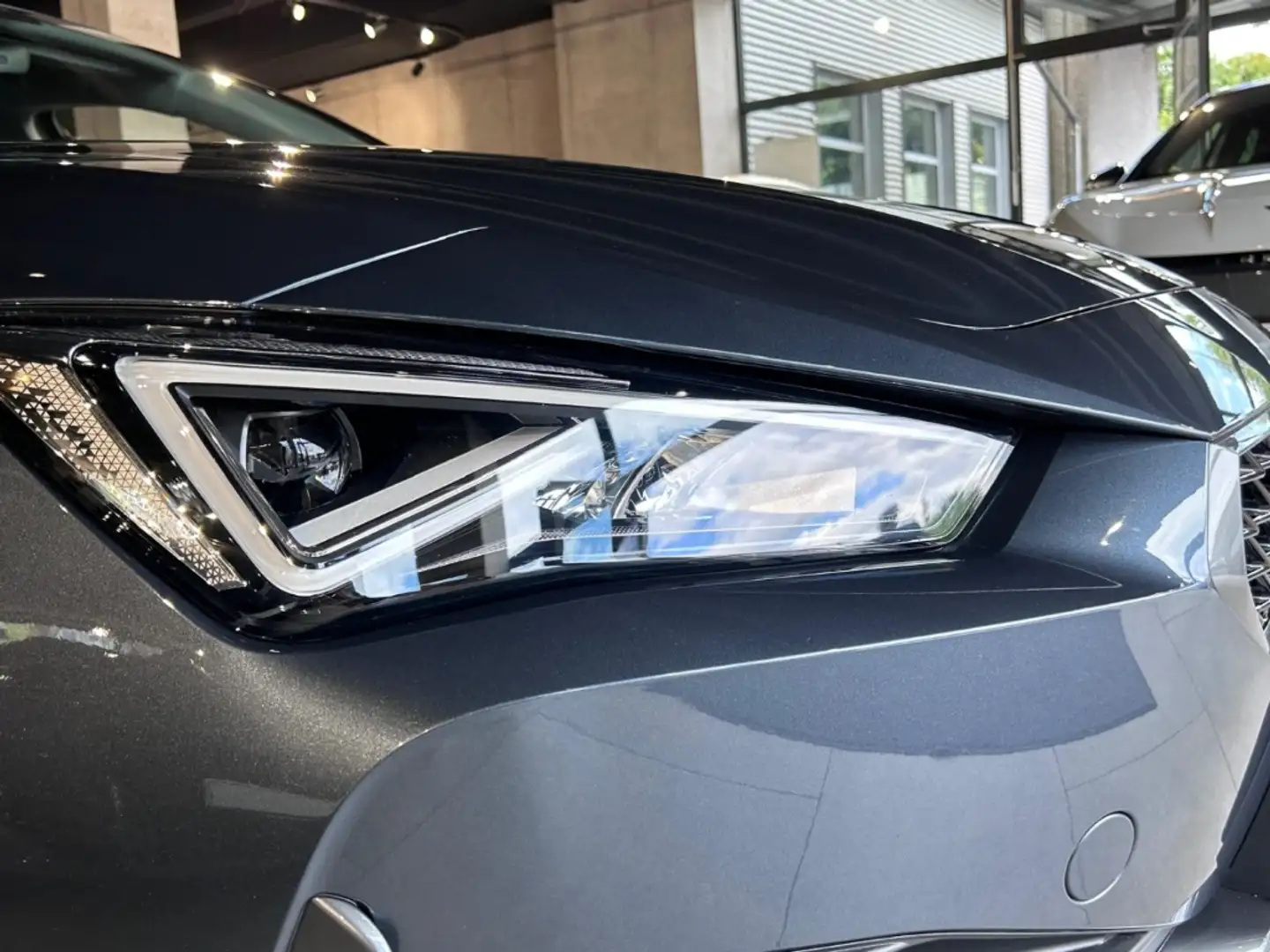 CUPRA Leon 1.5 eTSI EU6d AD Digitales Cockpit LED Sperrdiff. Grau - 2