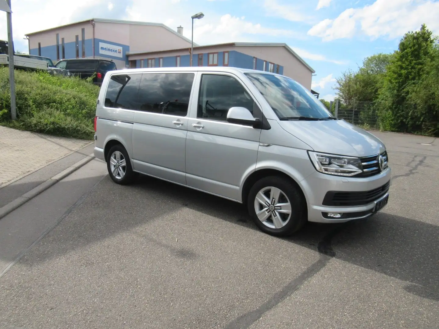 Volkswagen T6 Multivan 2.0TDI Comfortline DSG 2x Schiebetür Silber - 2