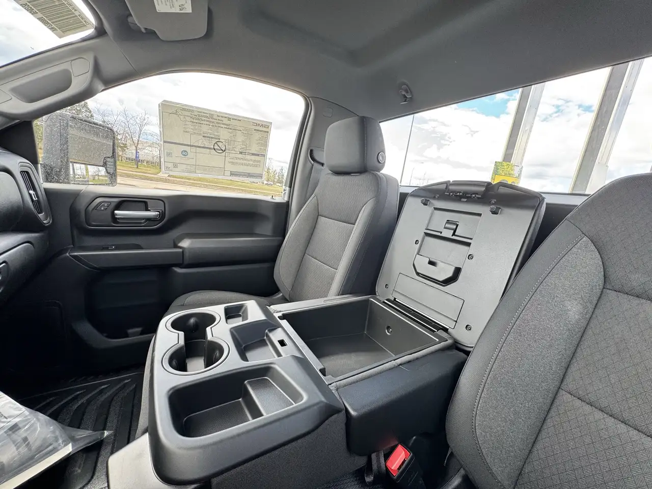 GMC Sierra 3500HD снимка GMC Sierra 3500HD