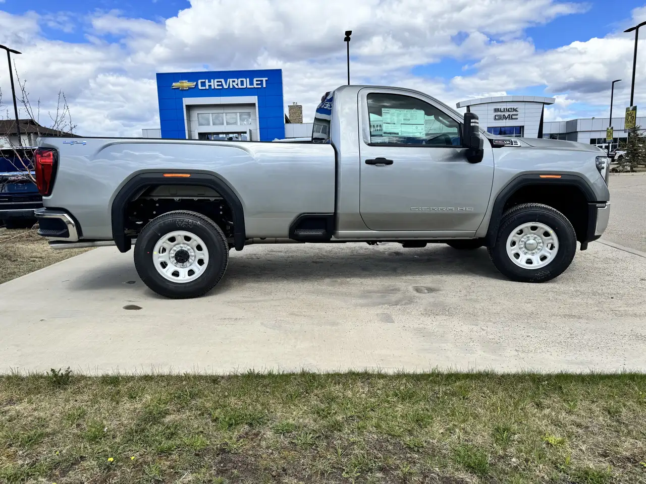 GMC Sierra 3500HD снимка GMC Sierra 3500HD