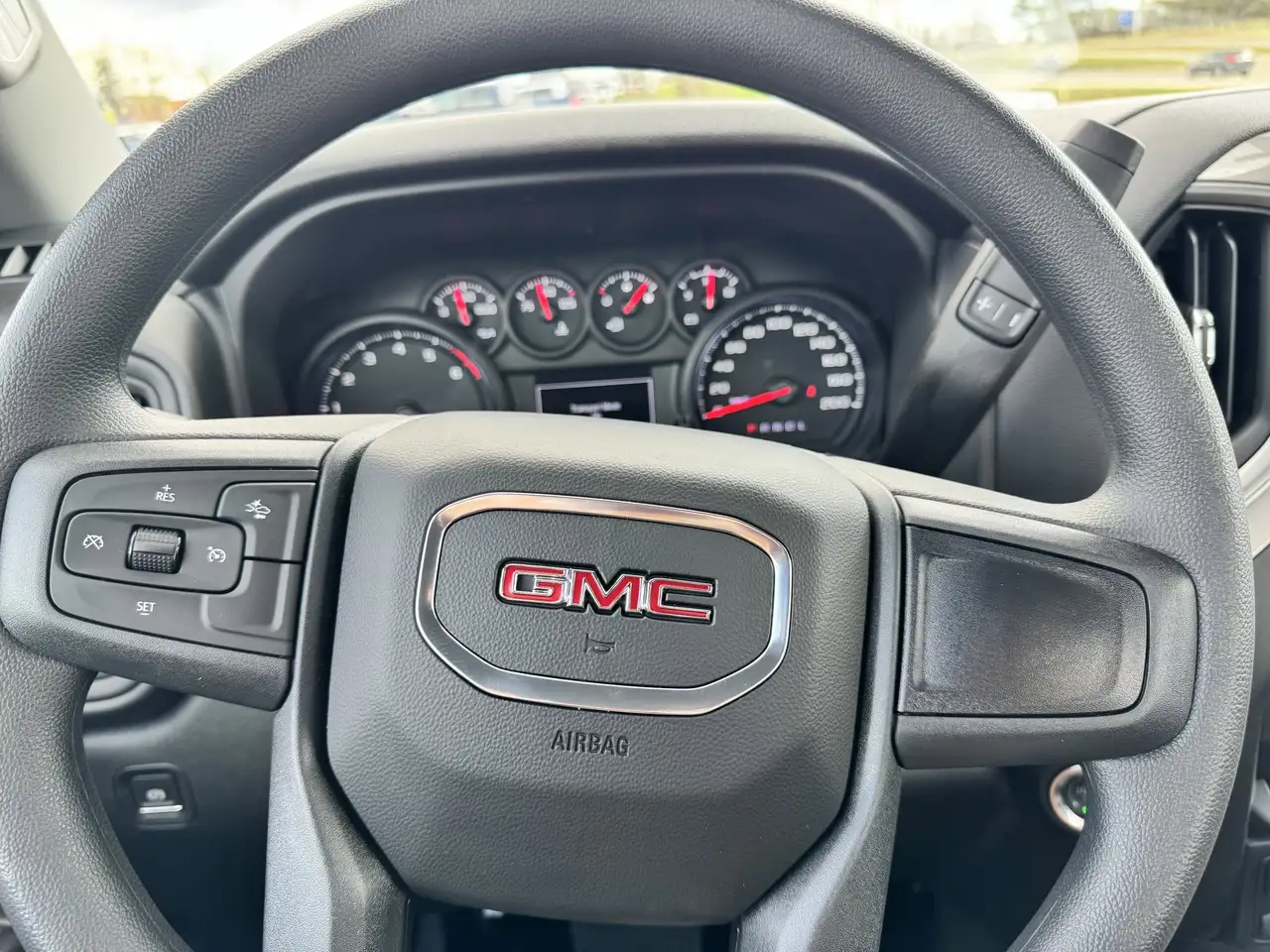 GMC Sierra 3500HD снимка GMC Sierra 3500HD