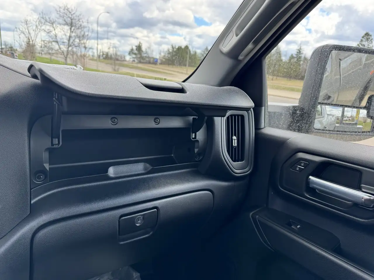 GMC Sierra 3500HD снимка GMC Sierra 3500HD