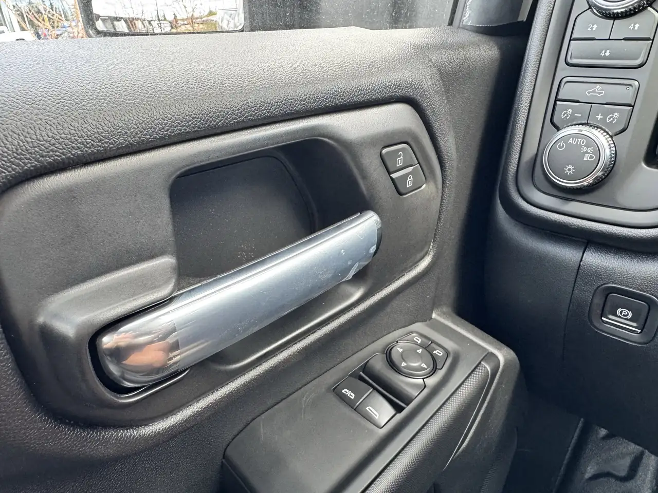 GMC Sierra 3500HD снимка GMC Sierra 3500HD