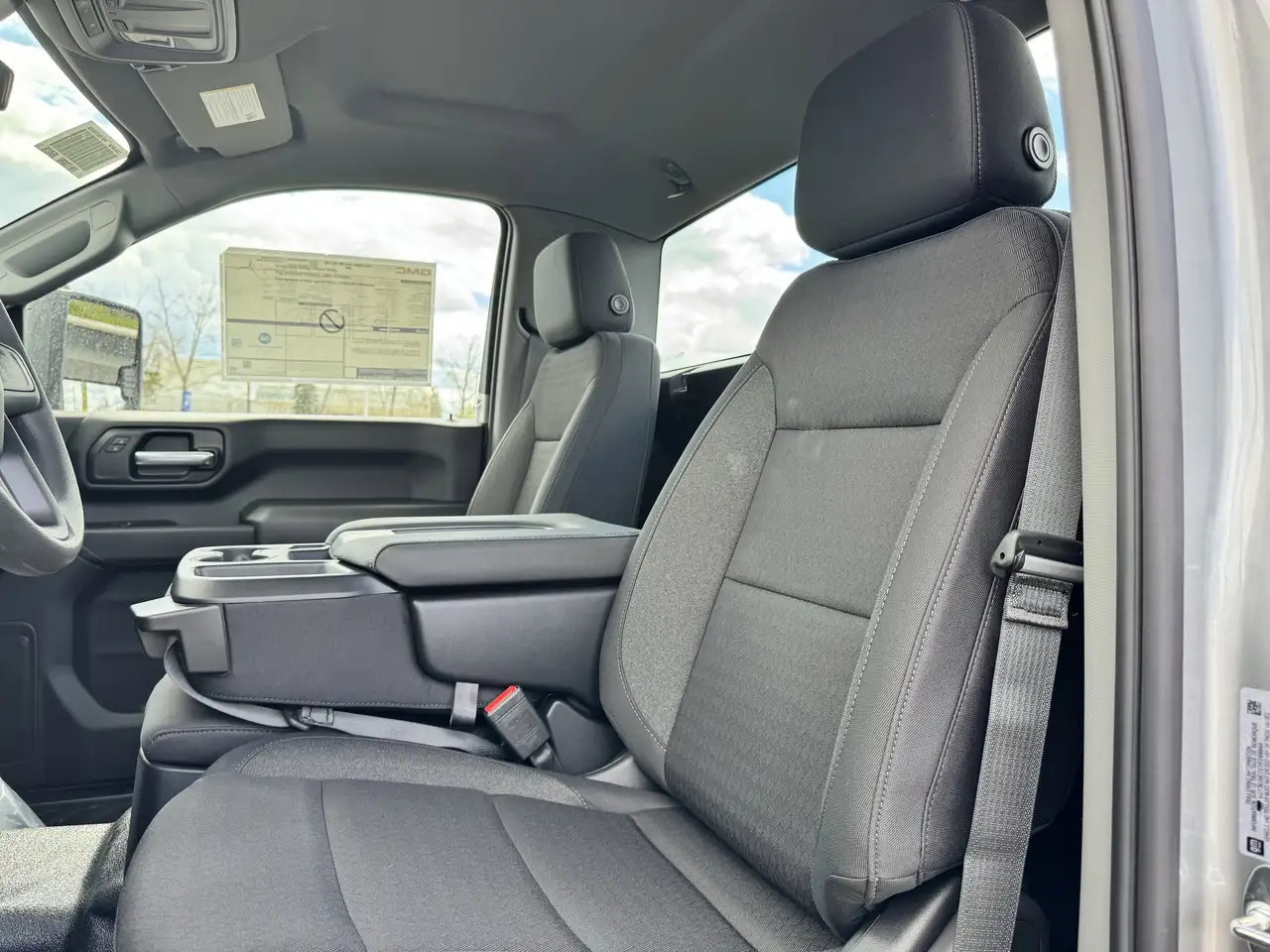 GMC Sierra 3500HD снимка GMC Sierra 3500HD