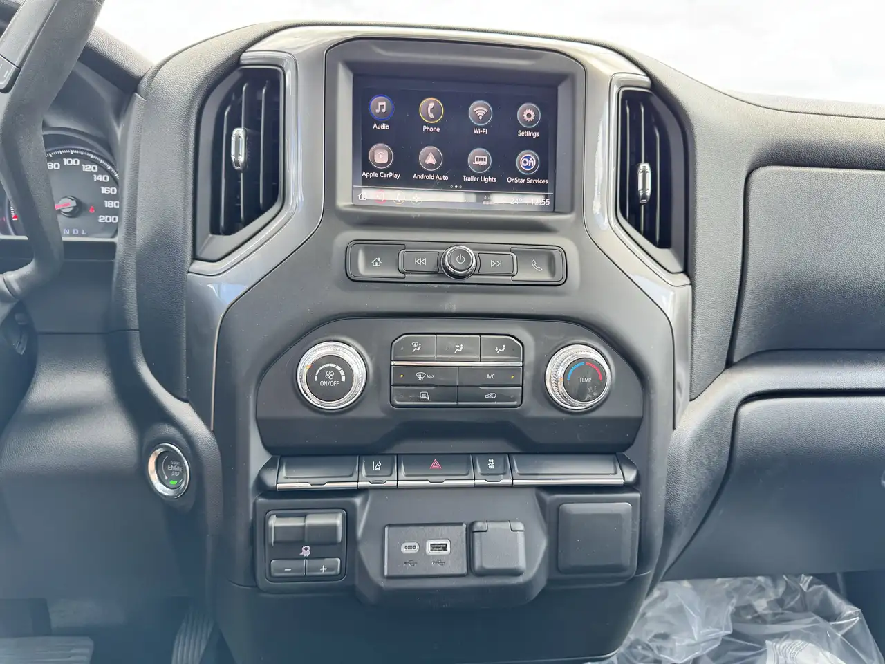 GMC Sierra 3500HD снимка GMC Sierra 3500HD