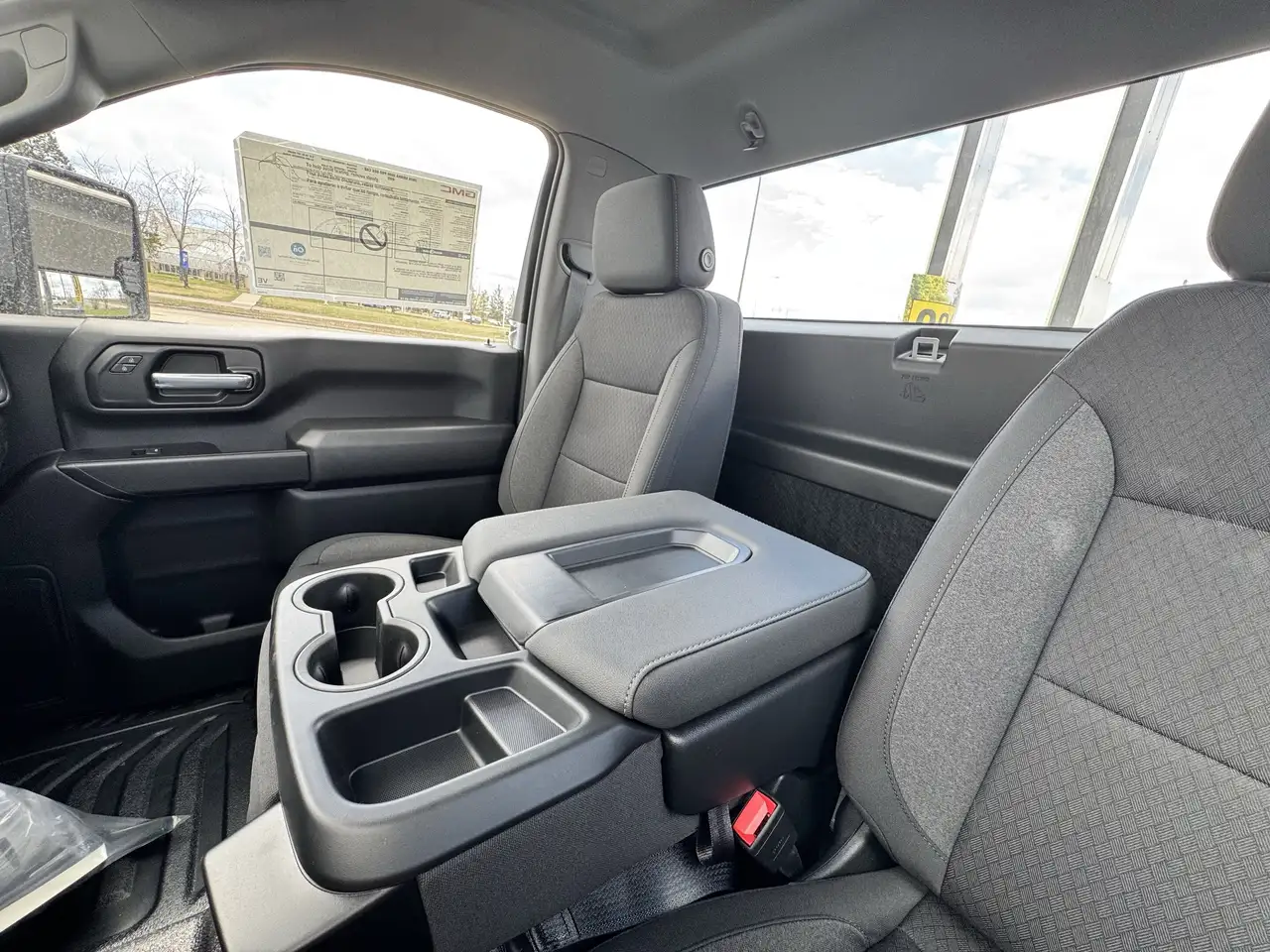 GMC Sierra 3500HD снимка GMC Sierra 3500HD