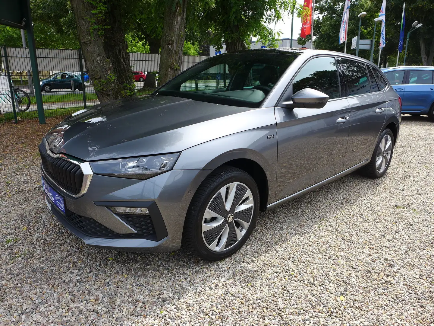 Skoda Scala 1.0 TSI DSG Selection Panoramadach/Navi/LED Grau - 1