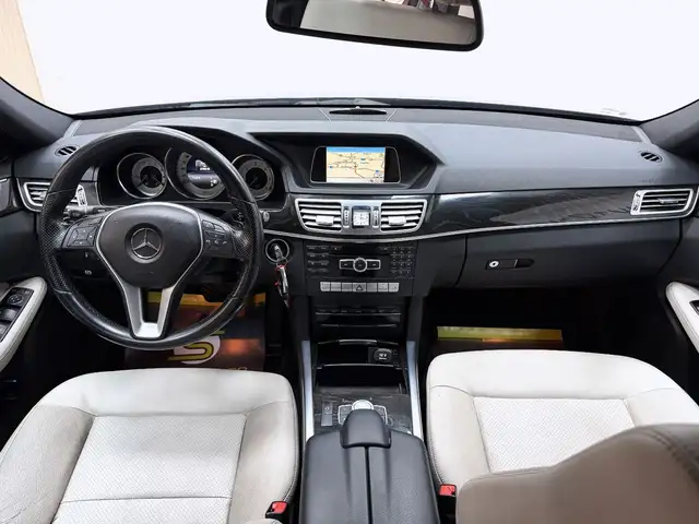Mercedes-Benz E-Class view 16