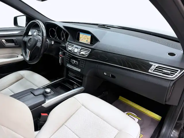 Mercedes-Benz E-Class view 11