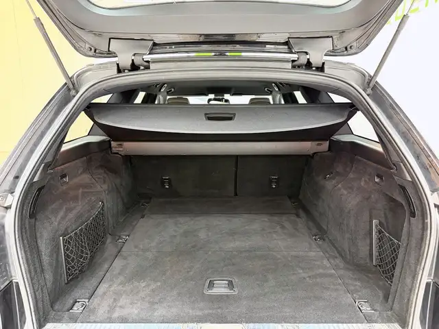 Mercedes-Benz E-Class view 17