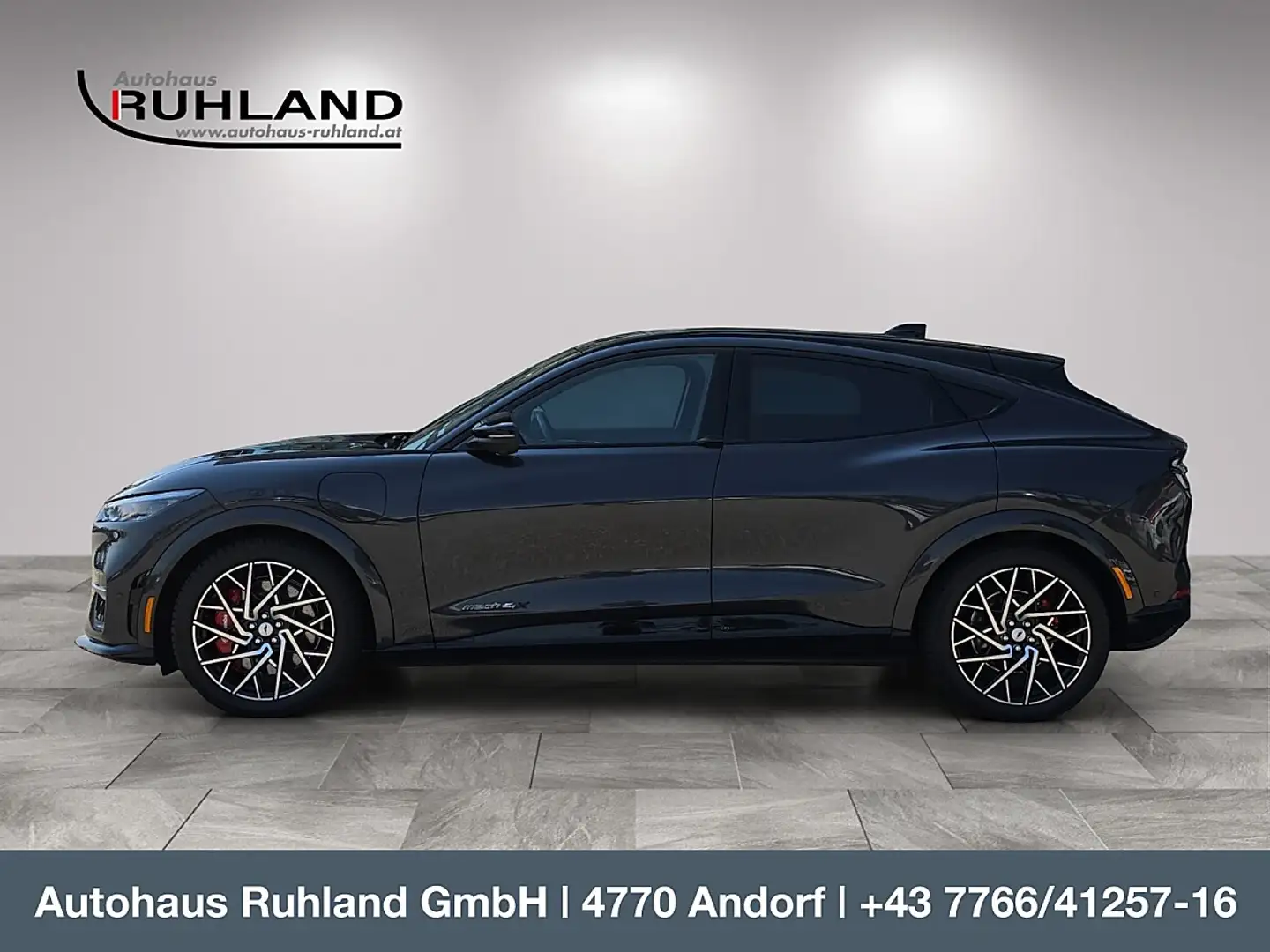 Ford Mustang Mach-E AWD Elektro GT Grau - 2