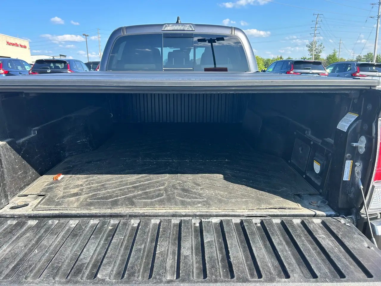 Toyota Tacoma снимка Toyota Tacoma