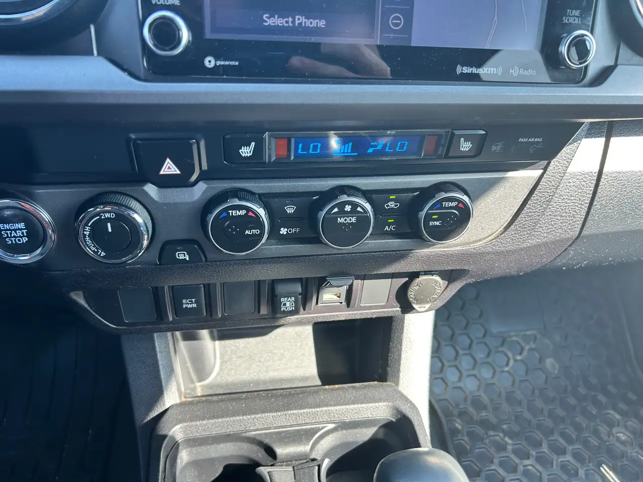 Toyota Tacoma снимка Toyota Tacoma