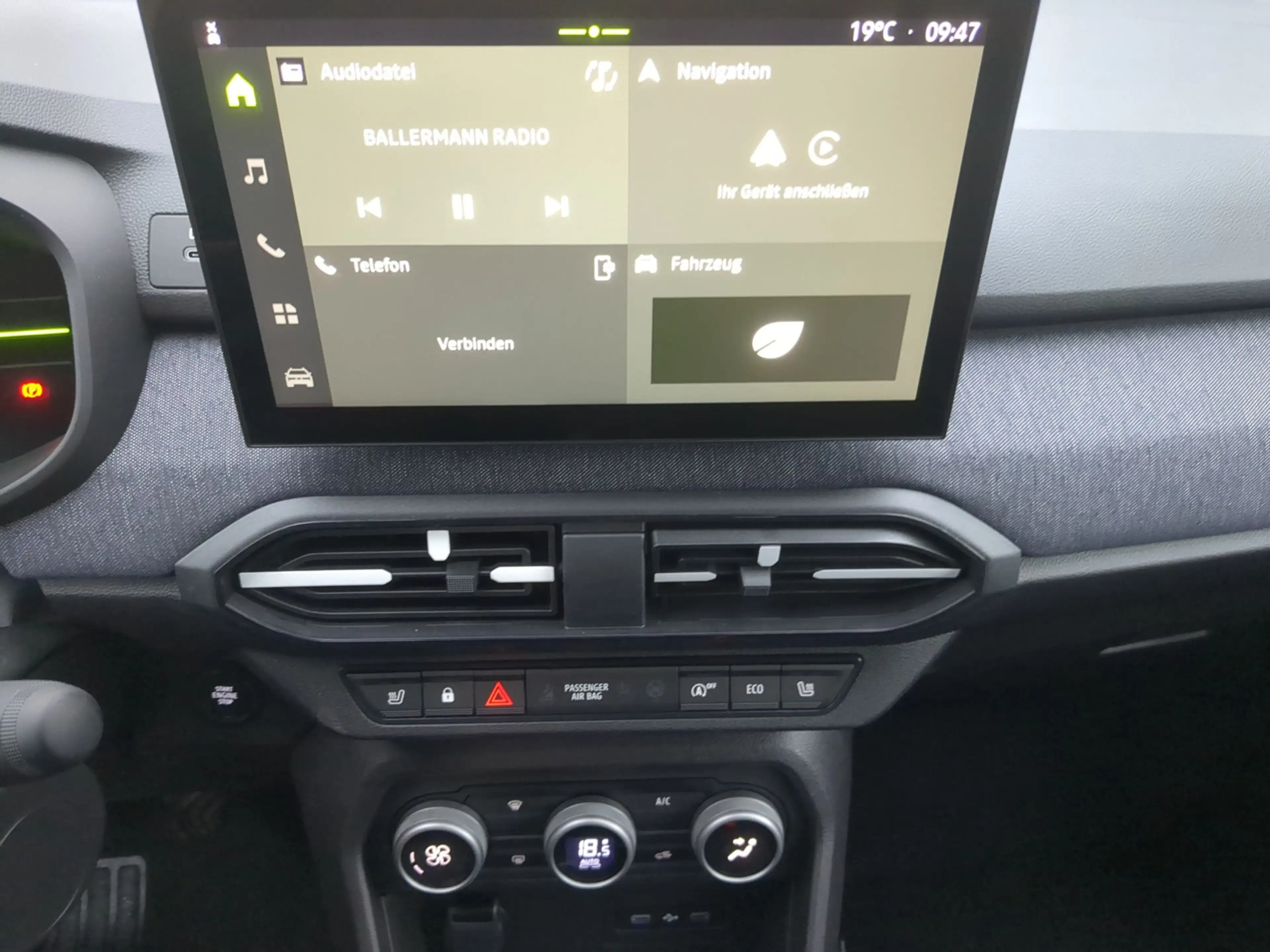 Dacia Sandero TCe 100 Journey SHZ RFK PDC LED — photo 11