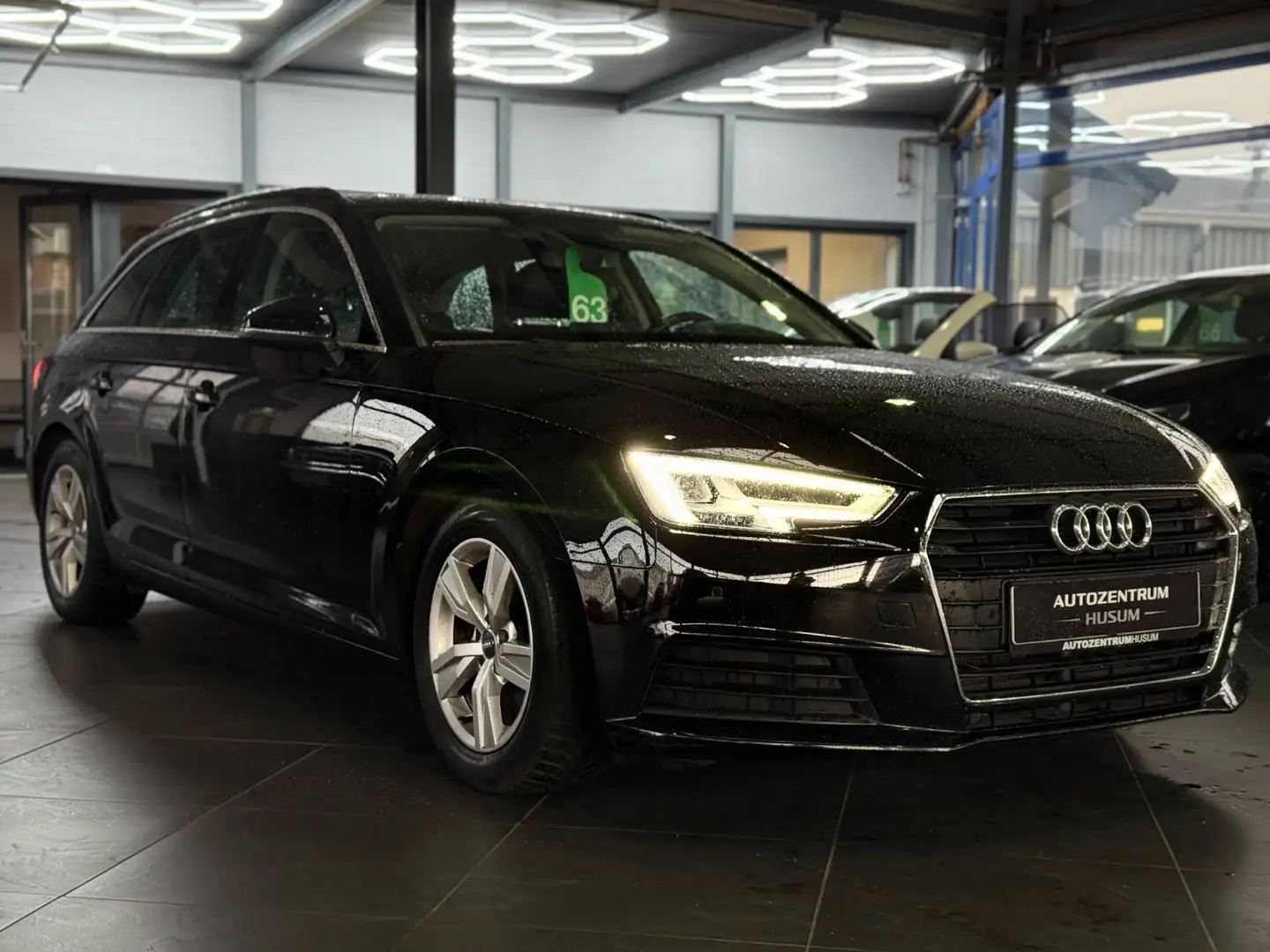 Audi A4 Avant basis ultra*HU/AU NEU* Schwarz - 1