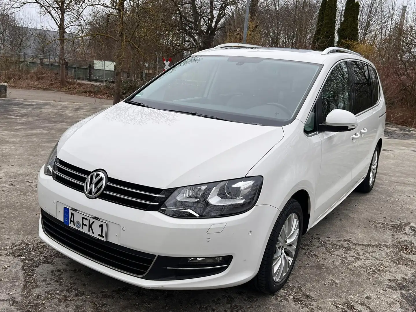 Volkswagen Sharan 2.0 TDI DSG Blue Motion Style - 1