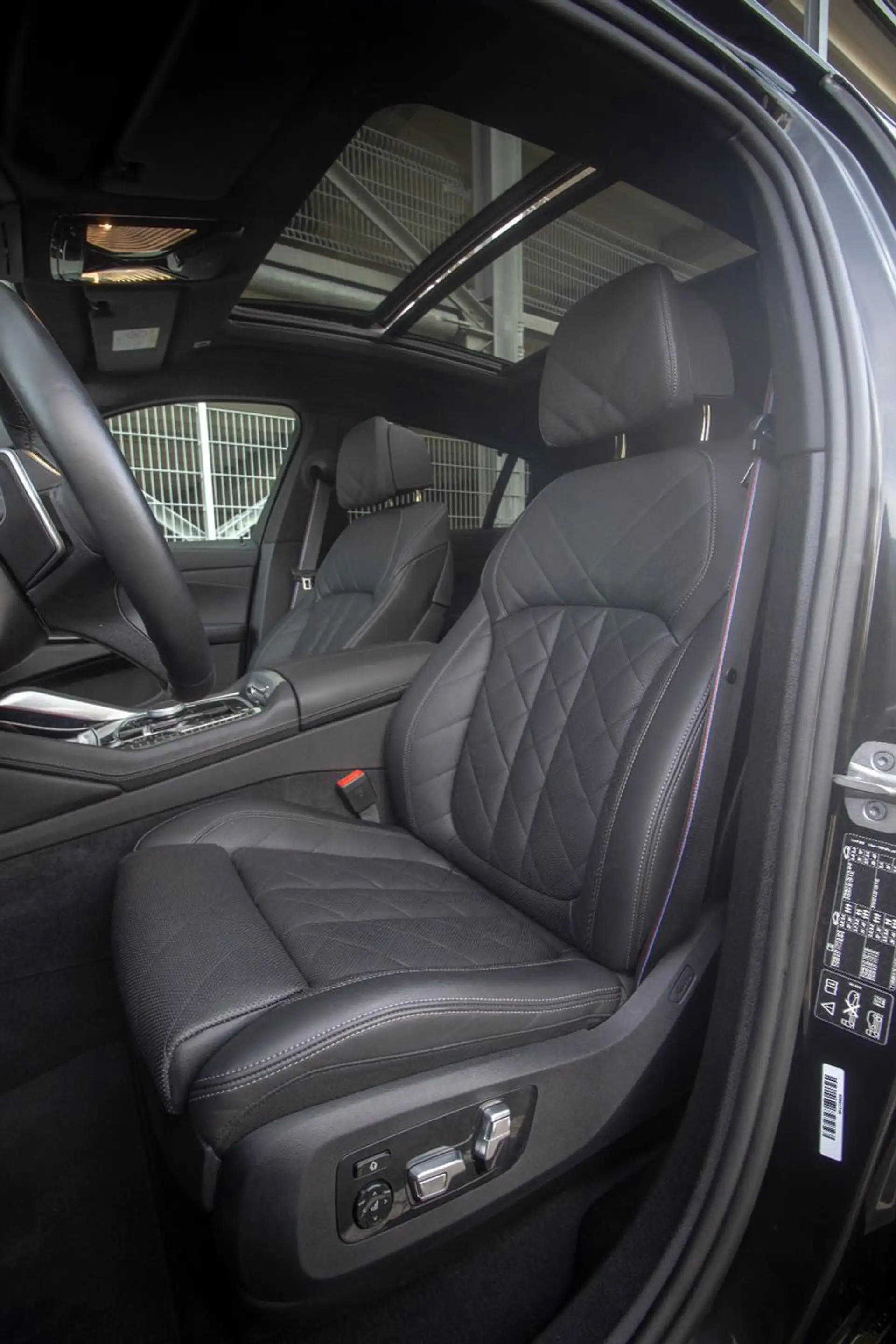 BMW X6 30d xDrive*M Sport PRO*360°KAM*PANO*HA-LENKUN — photo 13