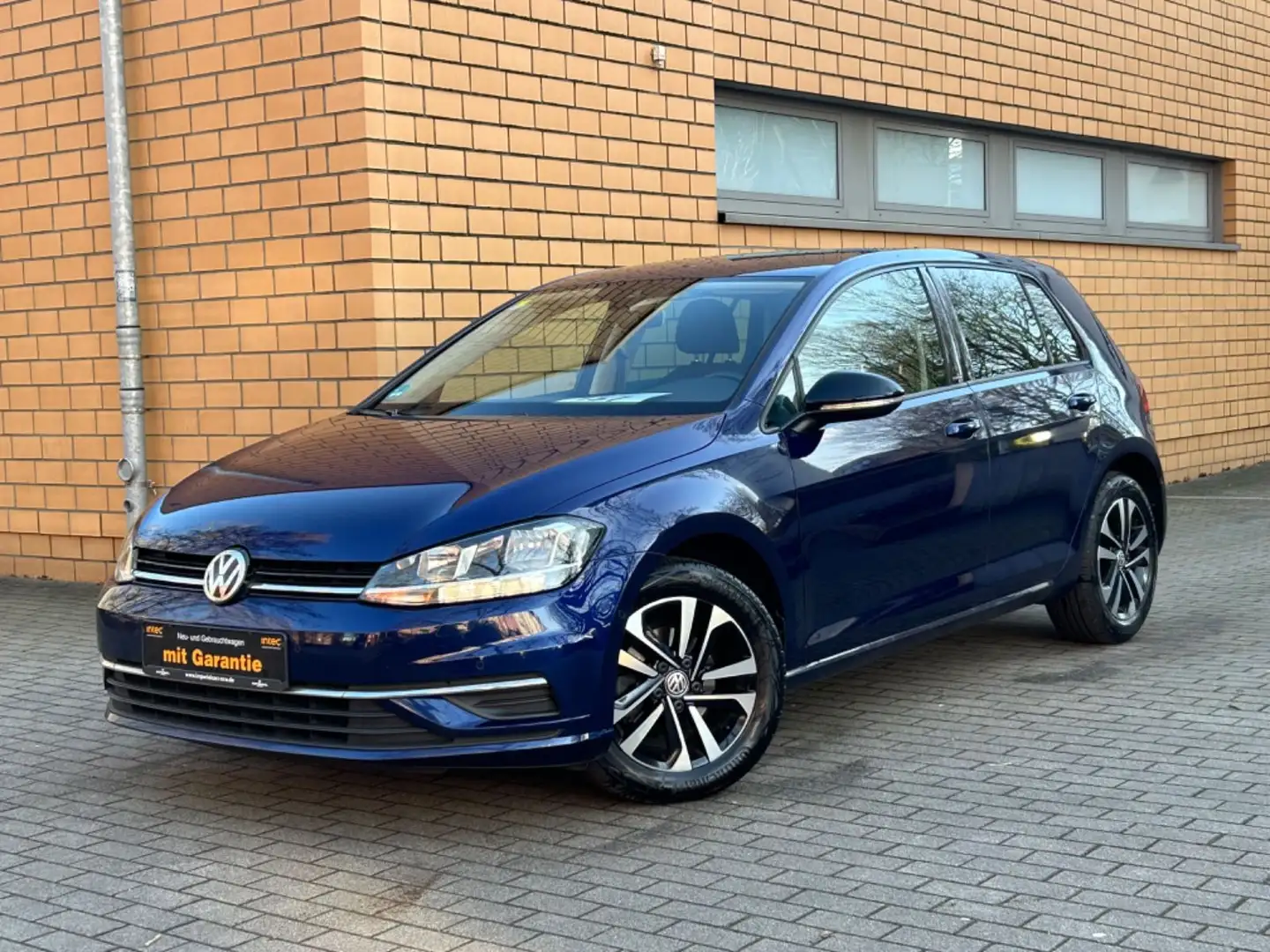 Volkswagen Golf VII Lim. IQ.DRIVE Start-Stopp/PDC/LED/NAVI/ Blau - 1