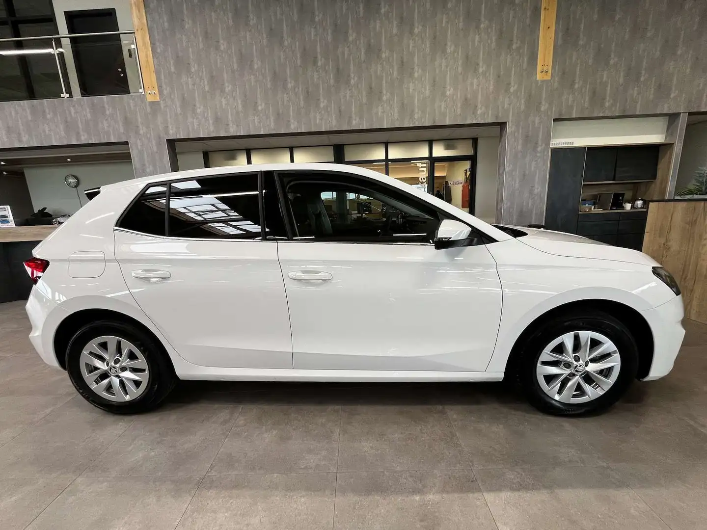 Skoda Fabia 1,0 TSI Selection SmartLink Tempomat Shzg Blanc - 2