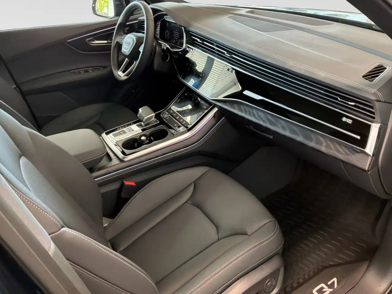 Audi Q7 снимка Audi Q7