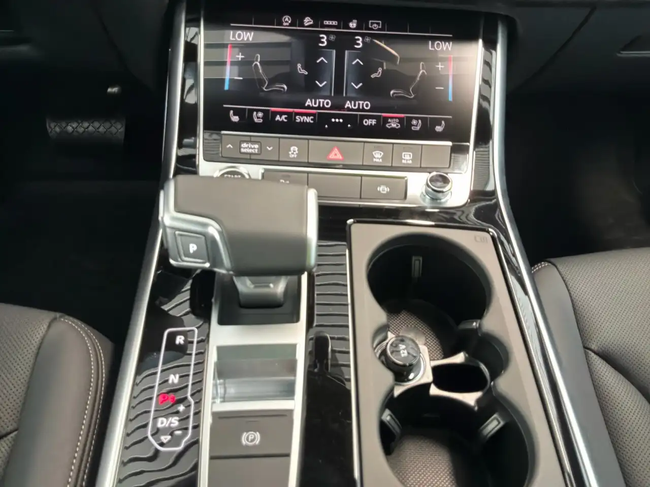 Audi Q7 снимка Audi Q7
