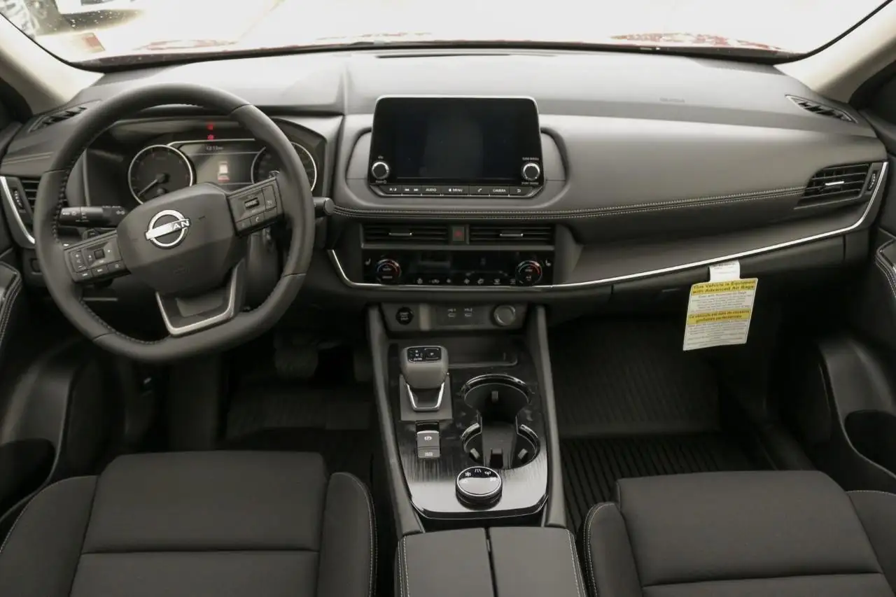 Nissan Rogue снимка Nissan Rogue
