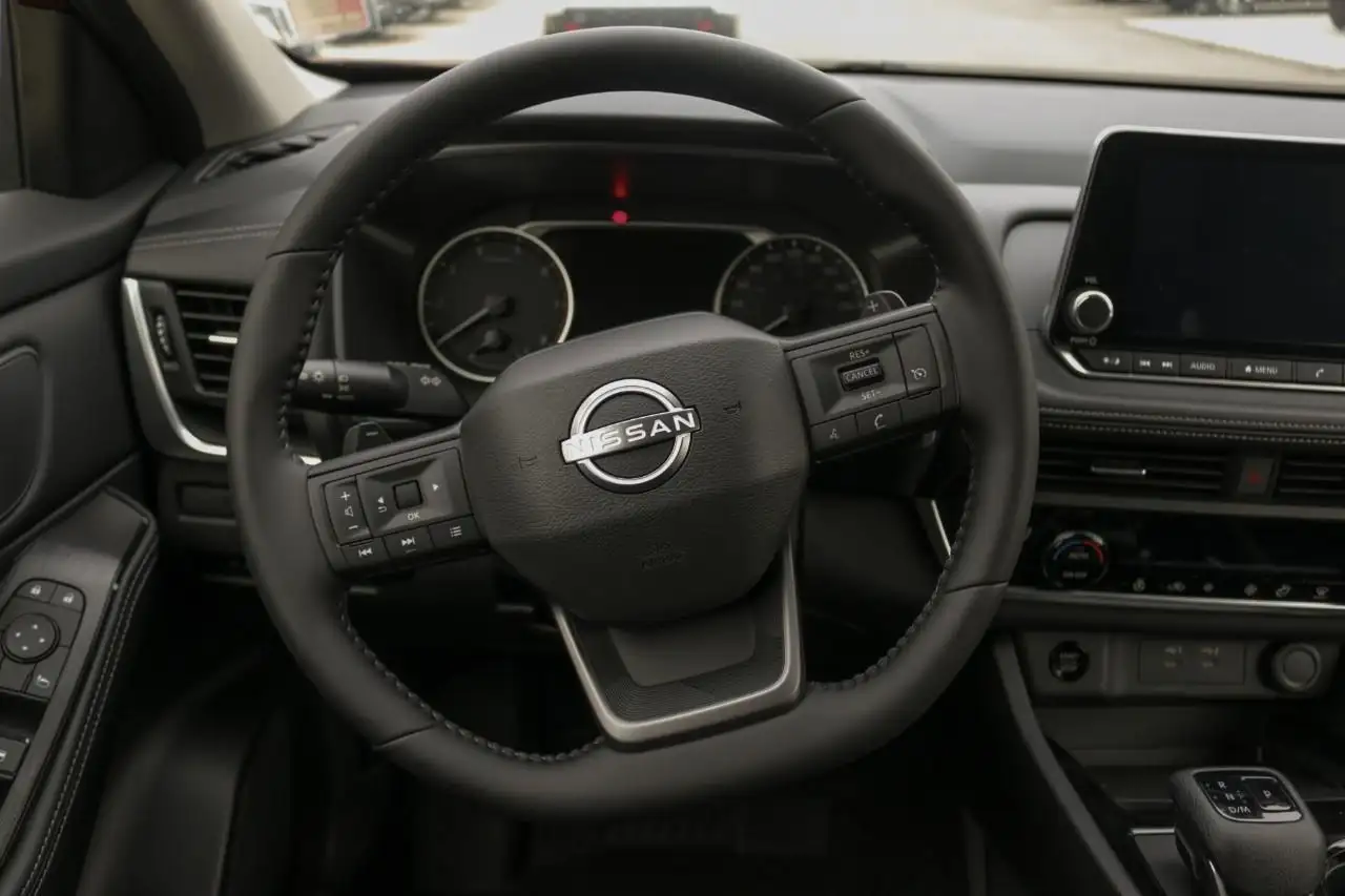 Nissan Rogue снимка Nissan Rogue