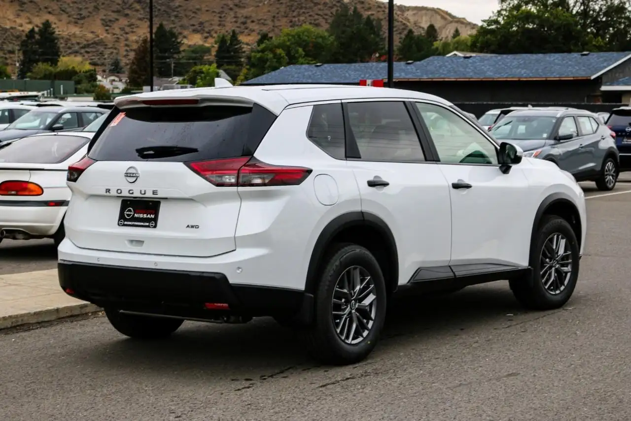 Nissan Rogue снимка Nissan Rogue
