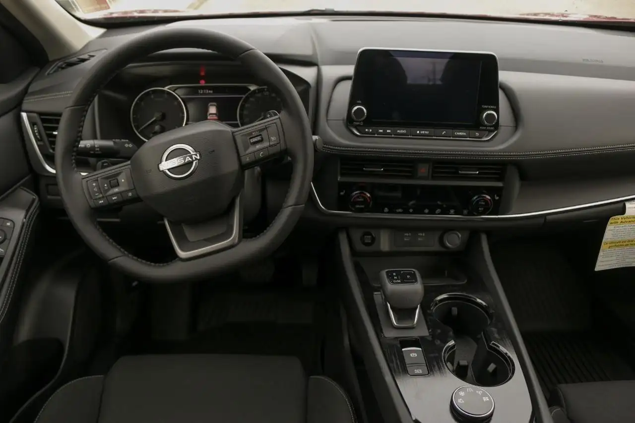 Nissan Rogue снимка Nissan Rogue
