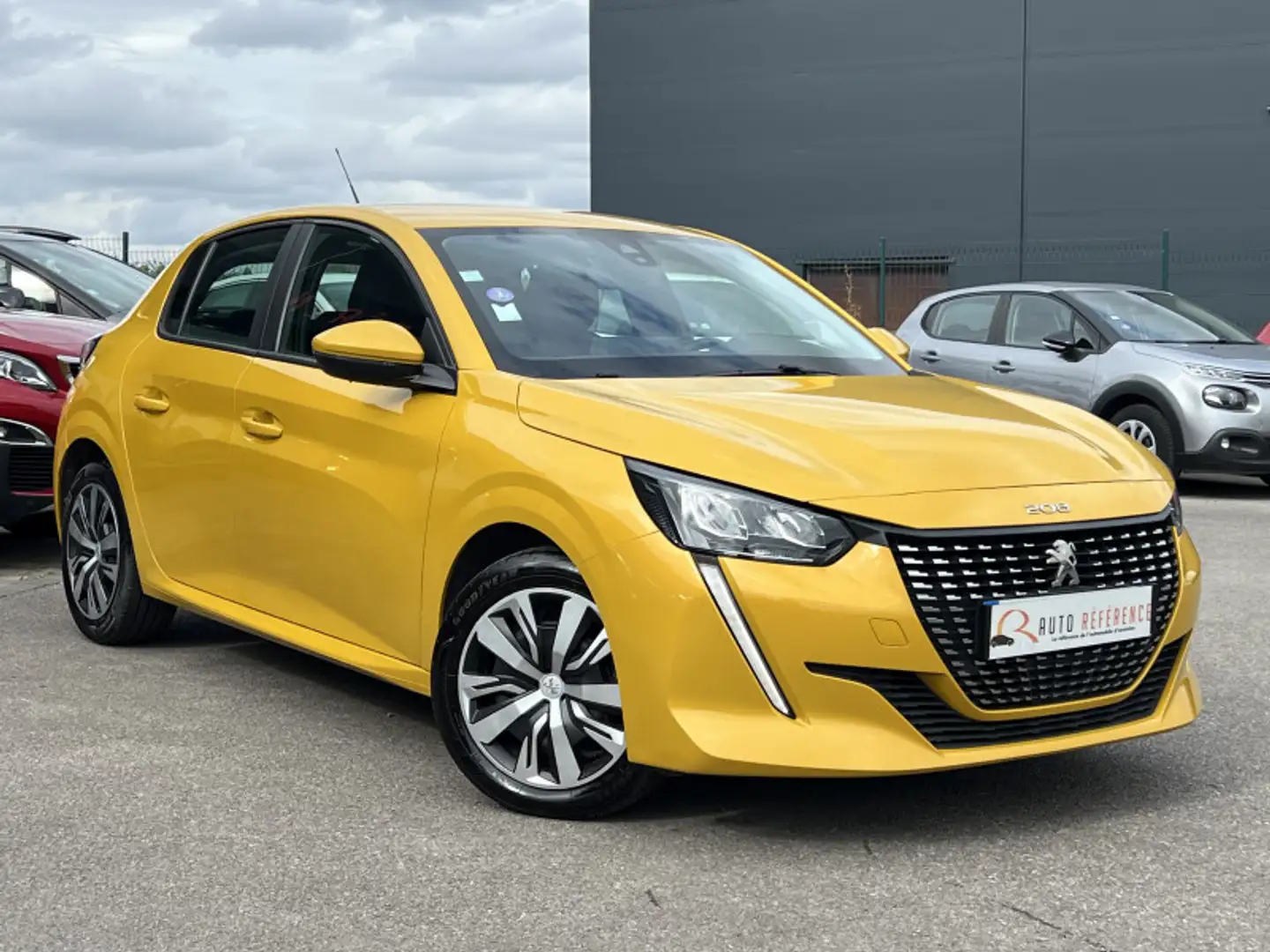 Peugeot 208 1.2 100 CH 1ERE MAIN / CARPLAY / CLIM Jaune - 2