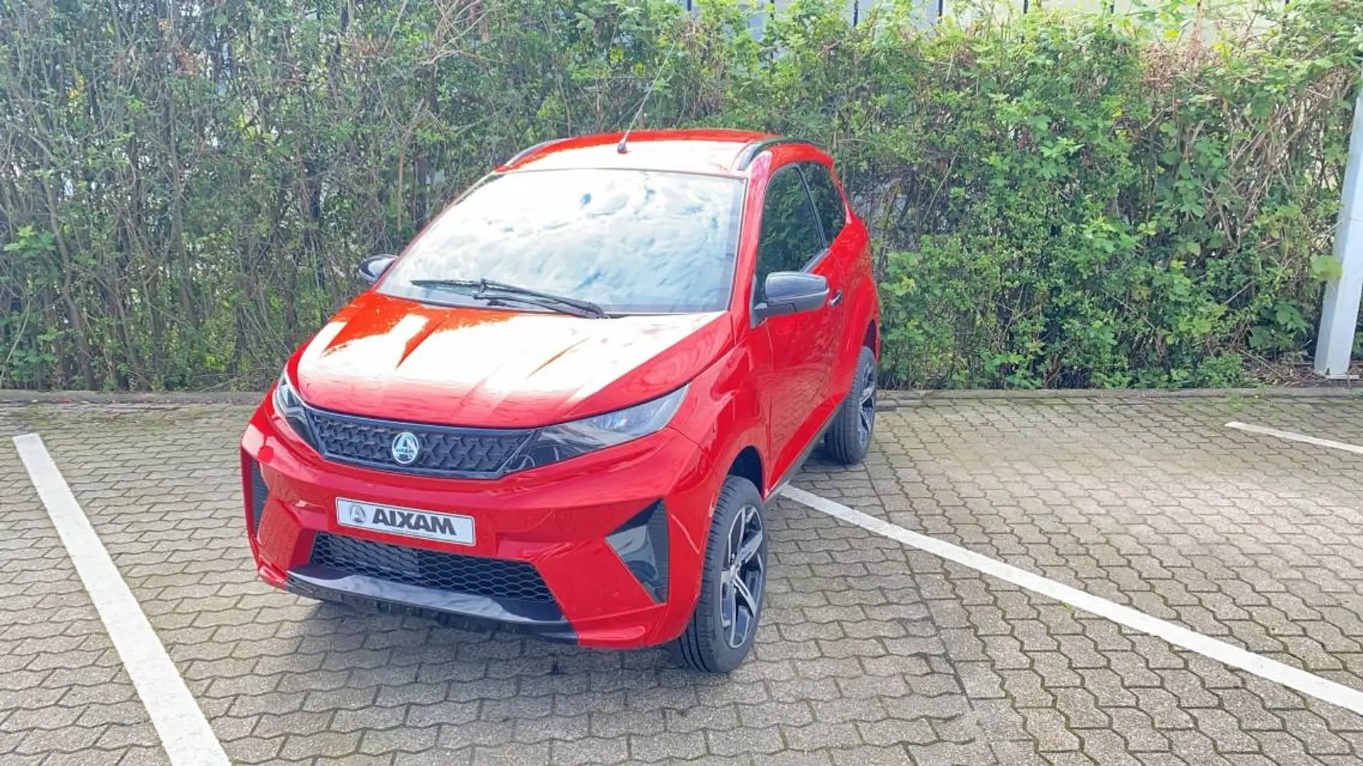 Aixam Crossover Premium Ambition Rot - 1
