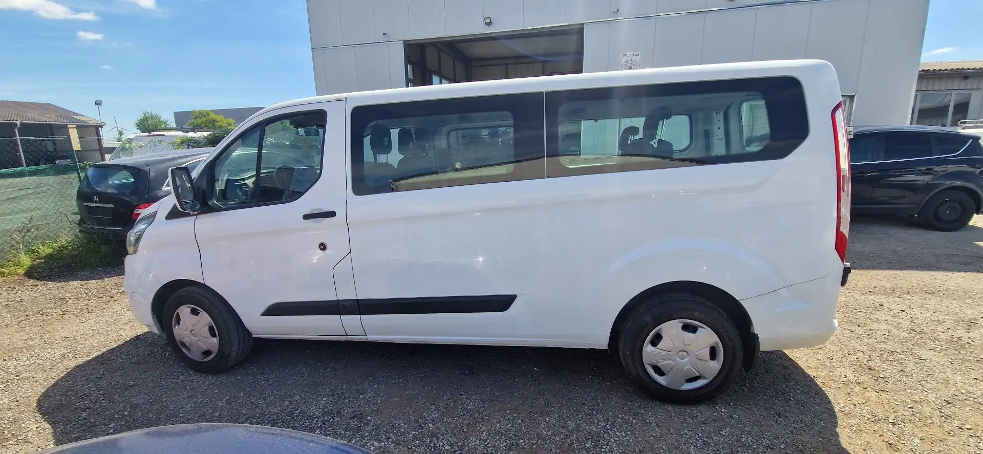 Ford Tourneo Custom 2,0 EcoBlue 320 L2 Shuttlebus Ambiente - 1