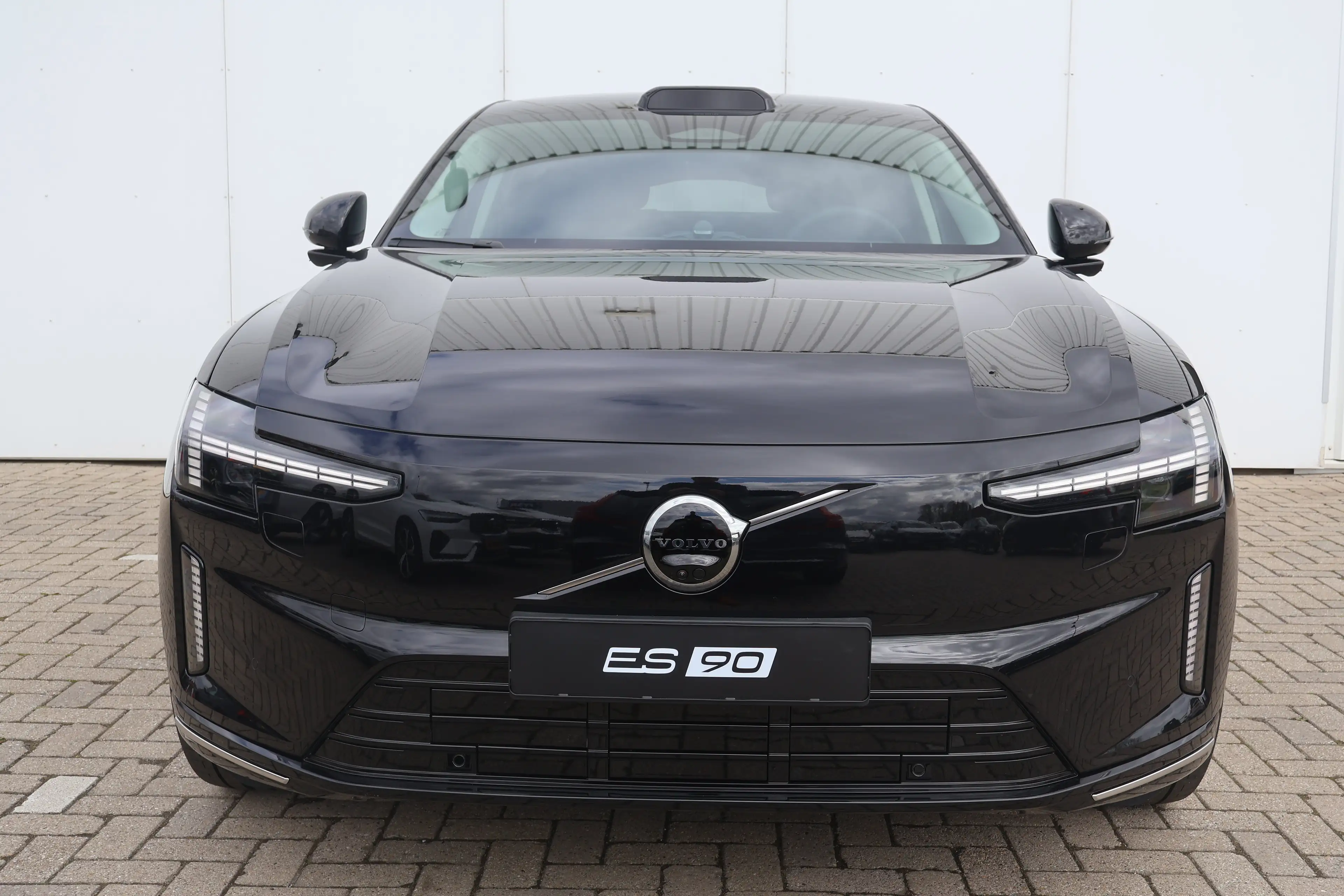 Volvo ES90 Single Motor Extended Range Ultra 92 kWh | B&W | L — photo 2