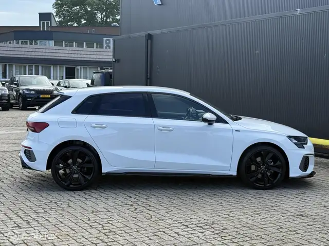 Audi A3 view 9