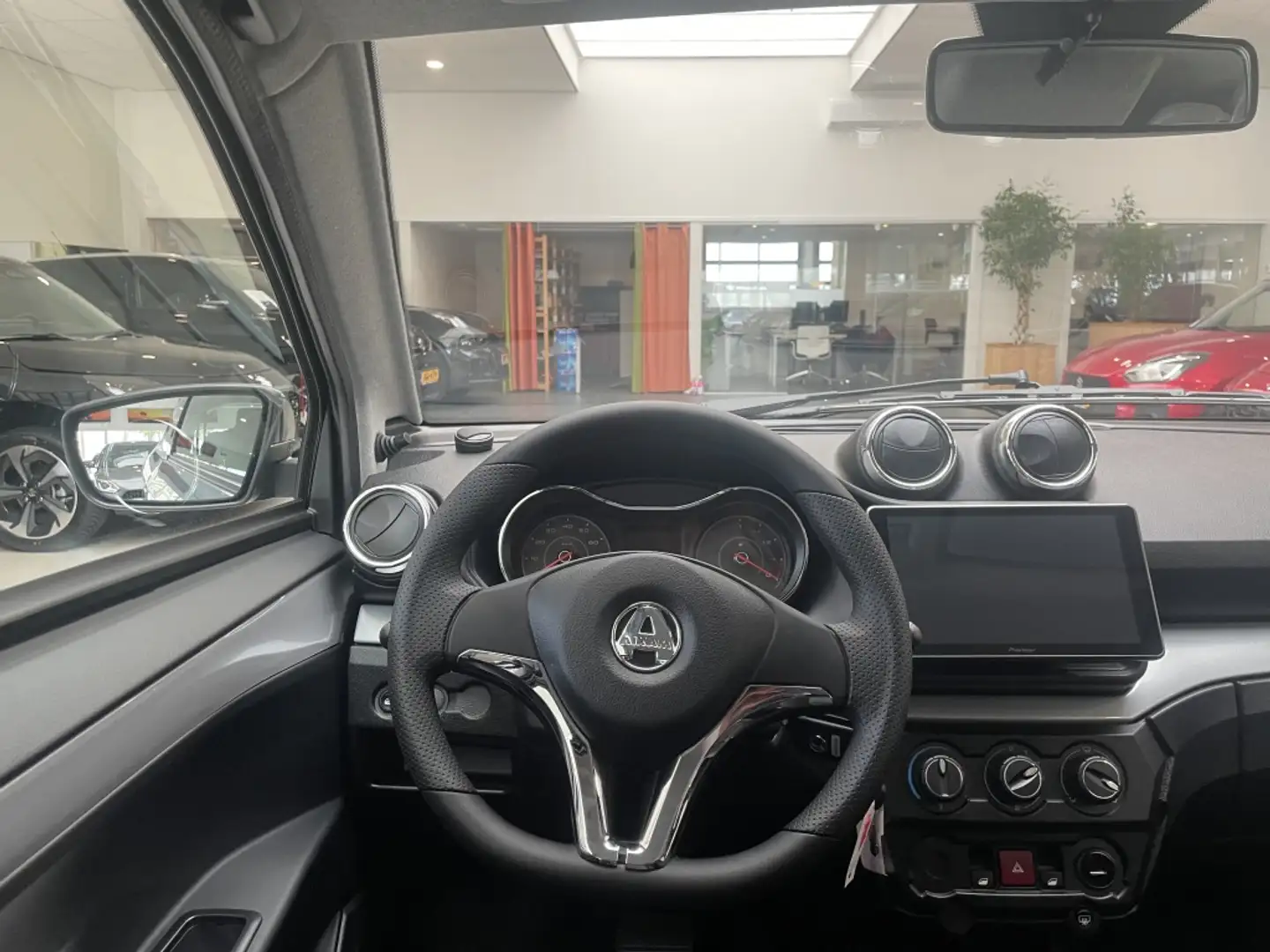 Aixam Crossover [ CARPLAY I HOGE INSTAP I VERWARMING I LICHT METAL Grey - 2