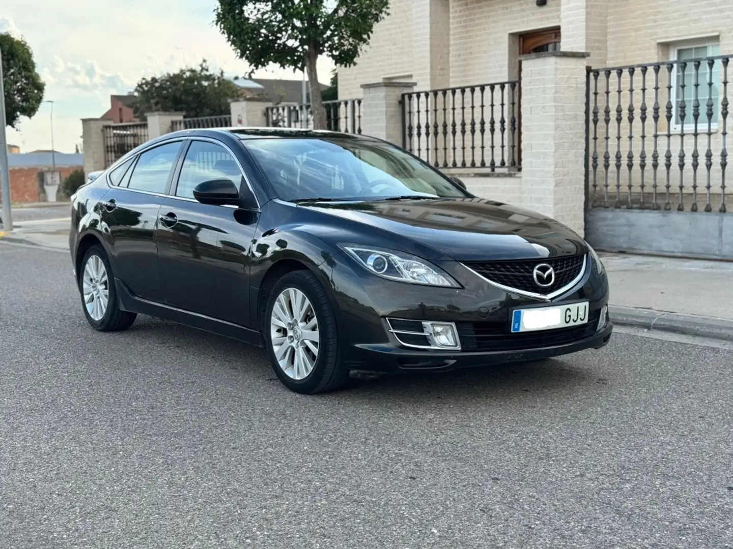 Mazda 6 2.0 Active Schwarz - 1