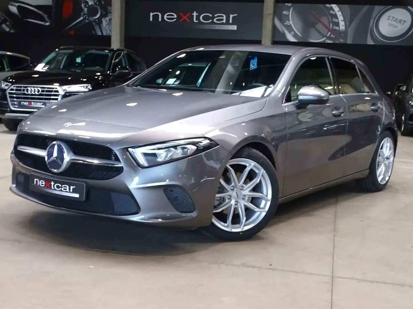 Mercedes-Benz A 180 d 7GTRONIC ***FULL LED-CRUISE-NAVI-PARKTRONIC*** Gris - 1