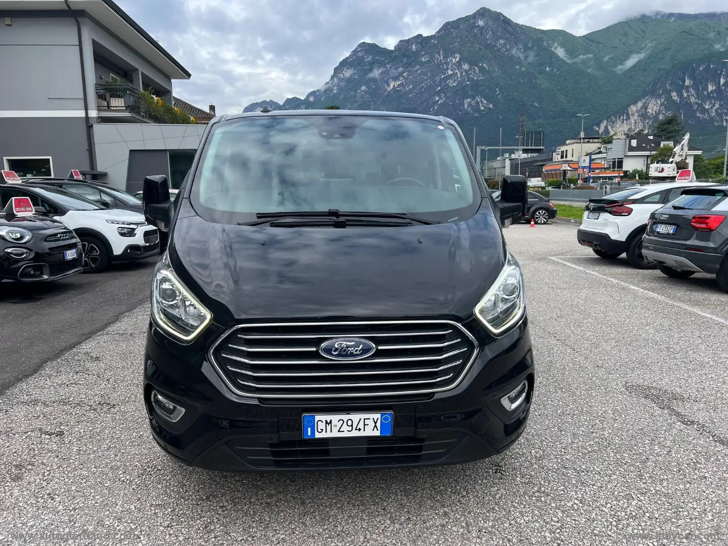 Ford Tourneo Custom Tou.Cust. 320 2.0 TDCi 130 aut. PC Tit. Zwart - 2