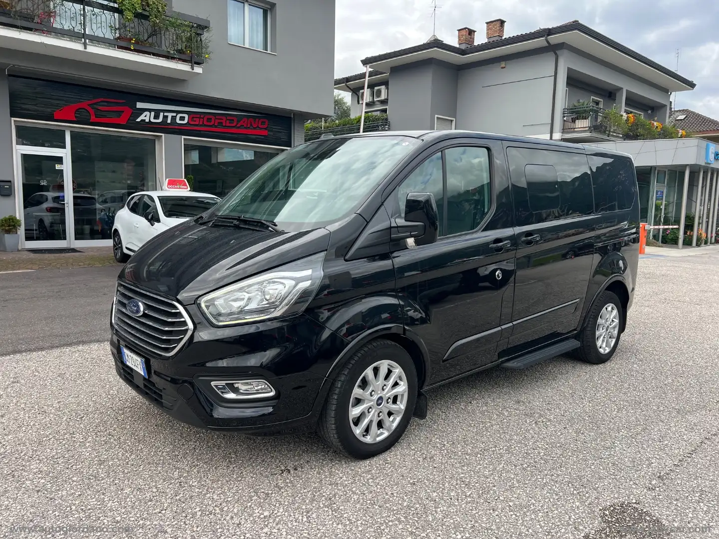 Ford Tourneo Custom Tou.Cust. 320 2.0 TDCi 130 aut. PC Tit. Zwart - 1