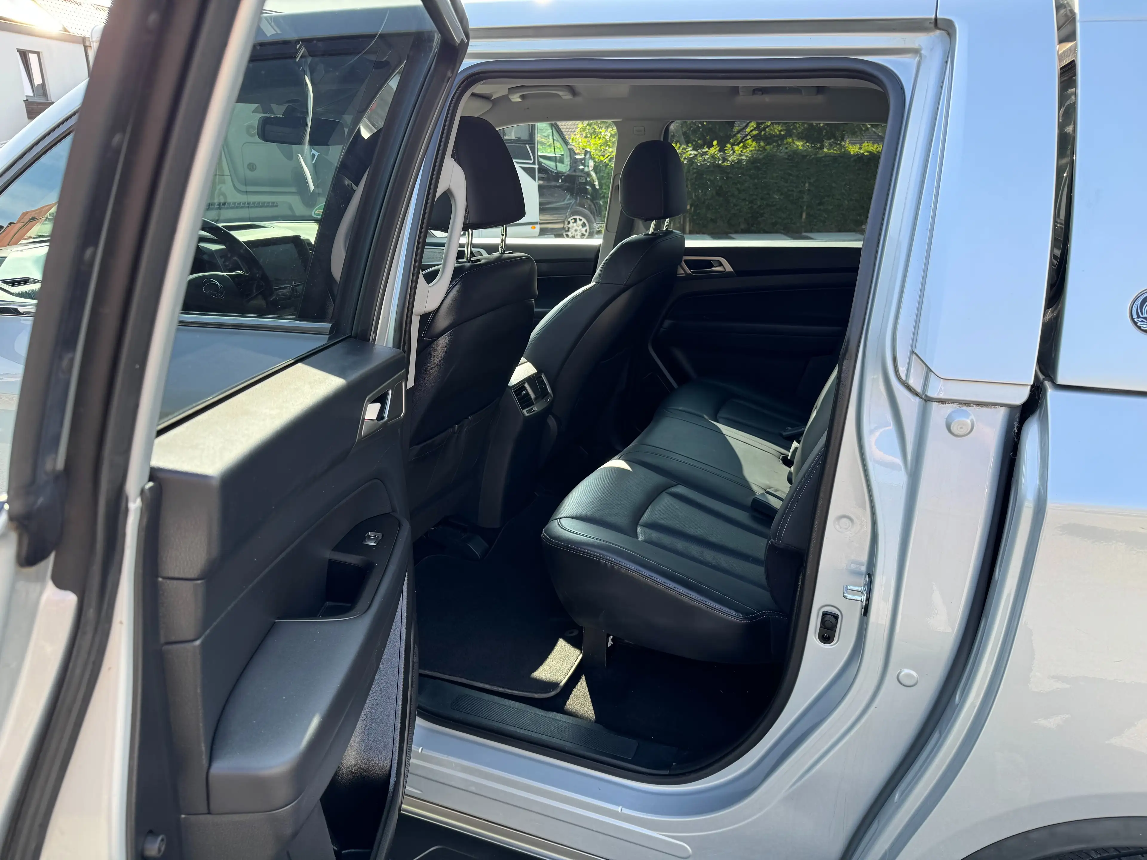 Nissan Navara SSangYong — photo 4