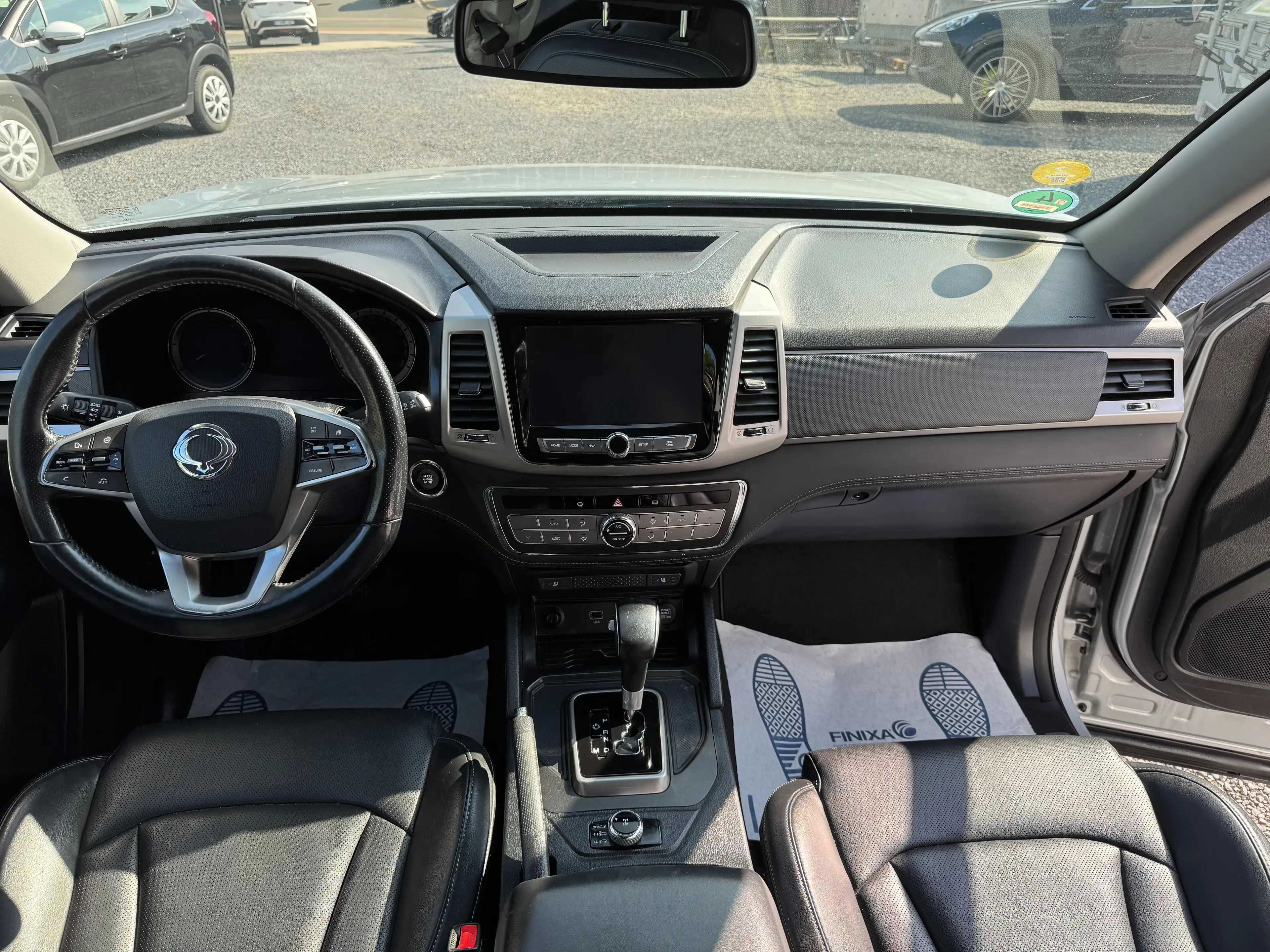 Nissan Navara SSangYong — photo 8