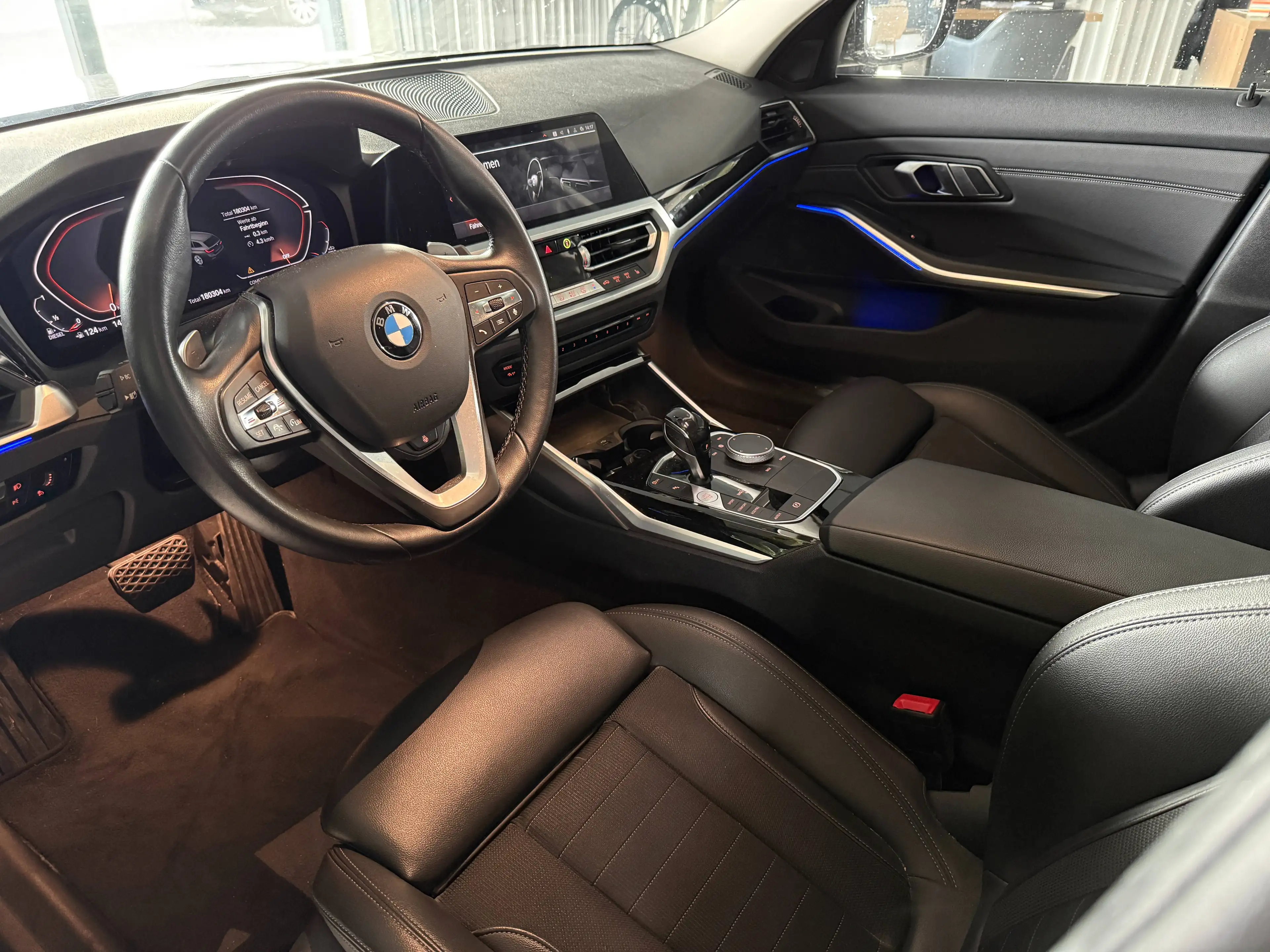BMW 320 320 d xDrive Sport Line 1.Besitz-Ambiente-Kamera — photo 6