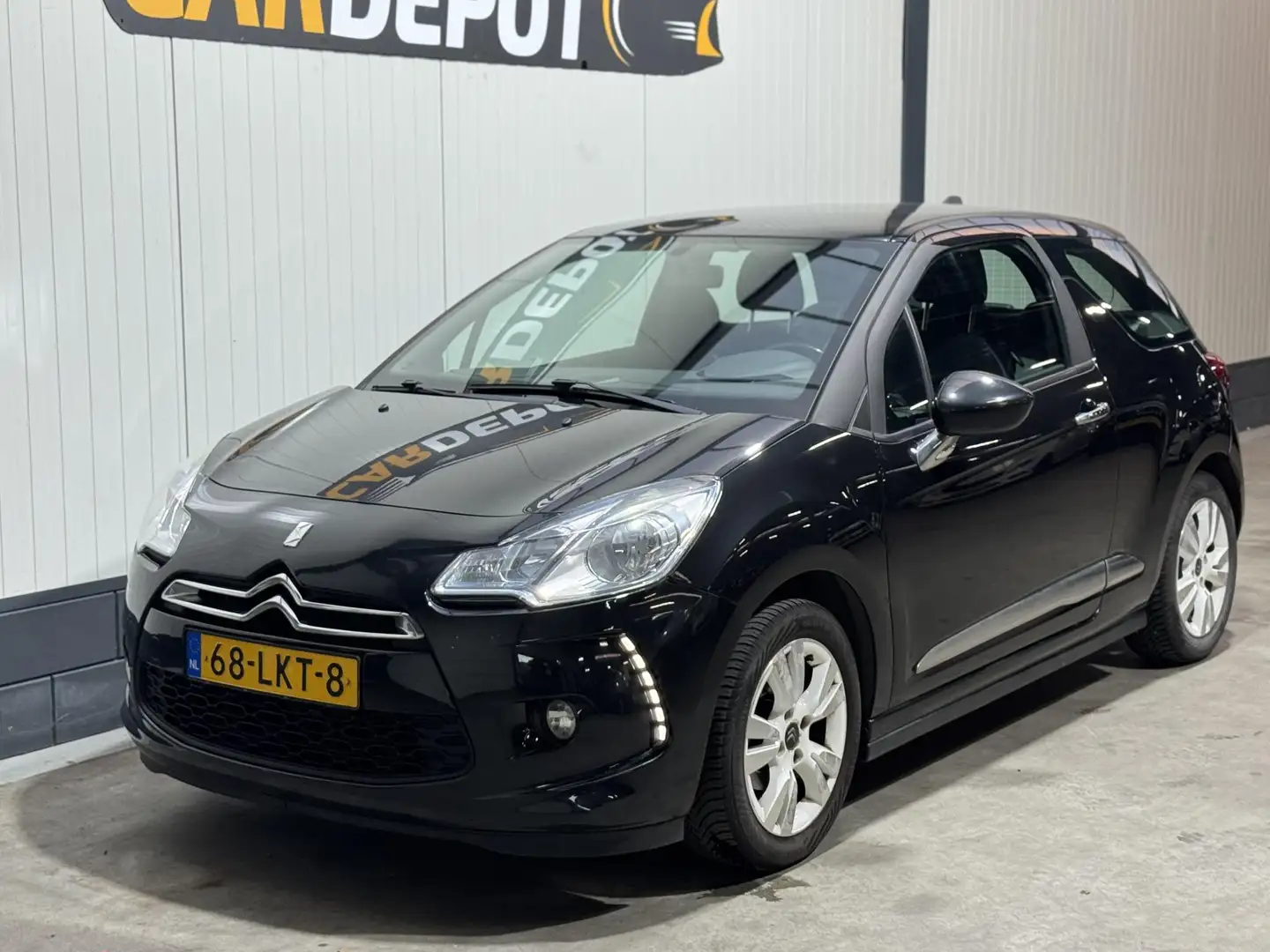 Citroen DS3 1.4 Chic Nette Wagen Airco Zwart - 1