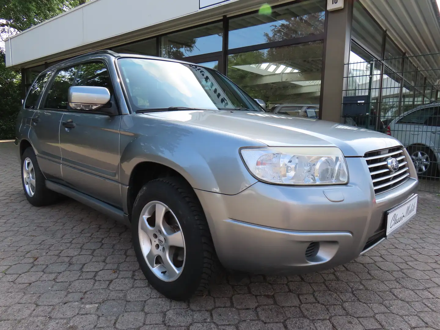 Subaru Forester 2.0X Active *HU 6/2027*Automatik*AHK*Klimaautom.* Grau - 1