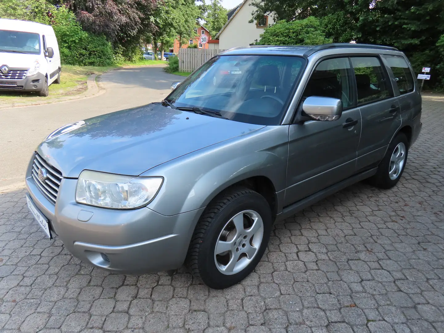 Subaru Forester 2.0X Active *HU 6/2027*Automatik*AHK*Klimaautom.* Grau - 2