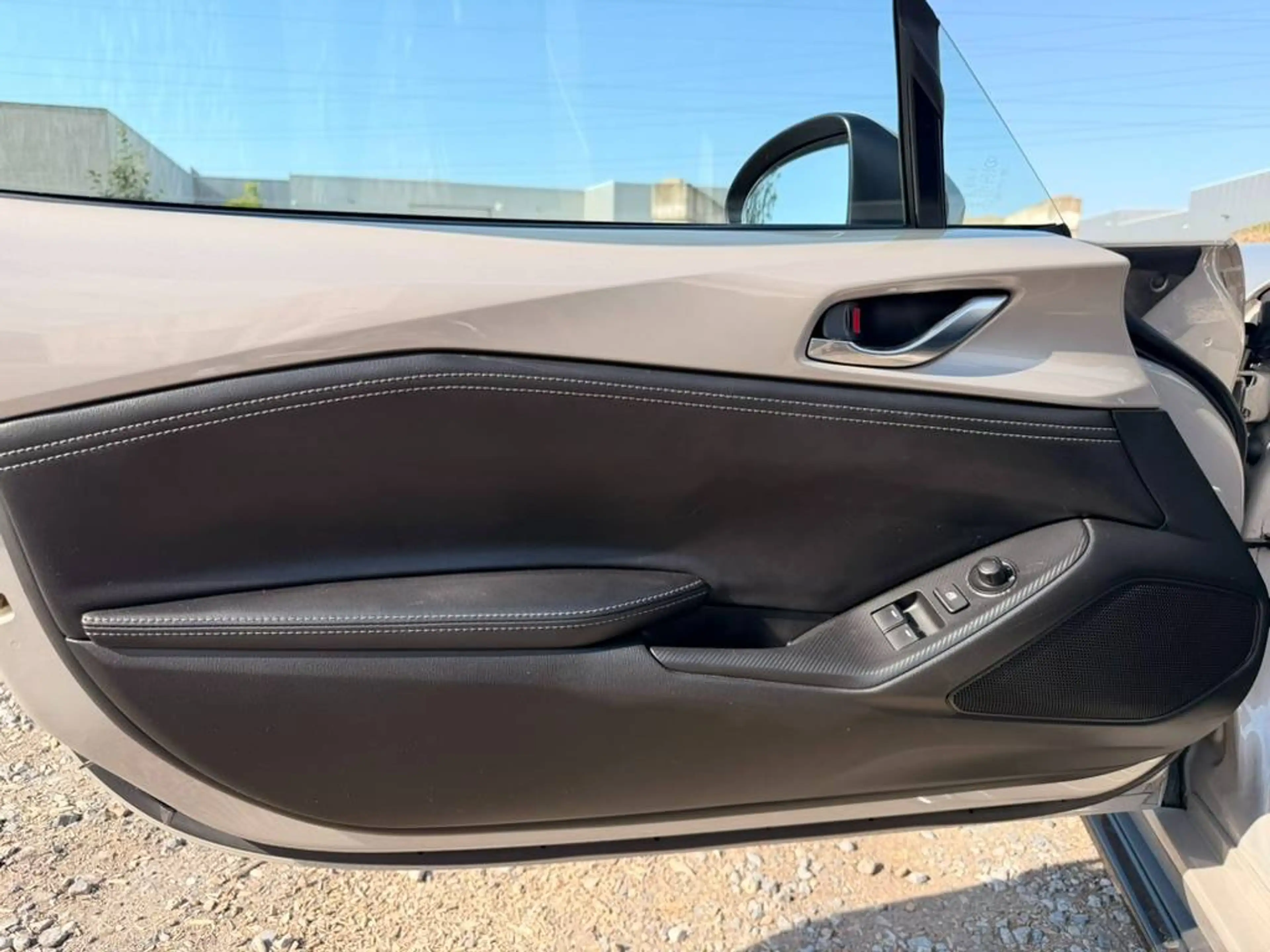Mazda MX-5 @ SERVICARS FLEURUS - Mazda MX-5 1.5i Skyactiv-G Skycruise (EU6d) - MAXTON PACK - JANTE OZ - 12 MOIS GARANTIE — photo 8