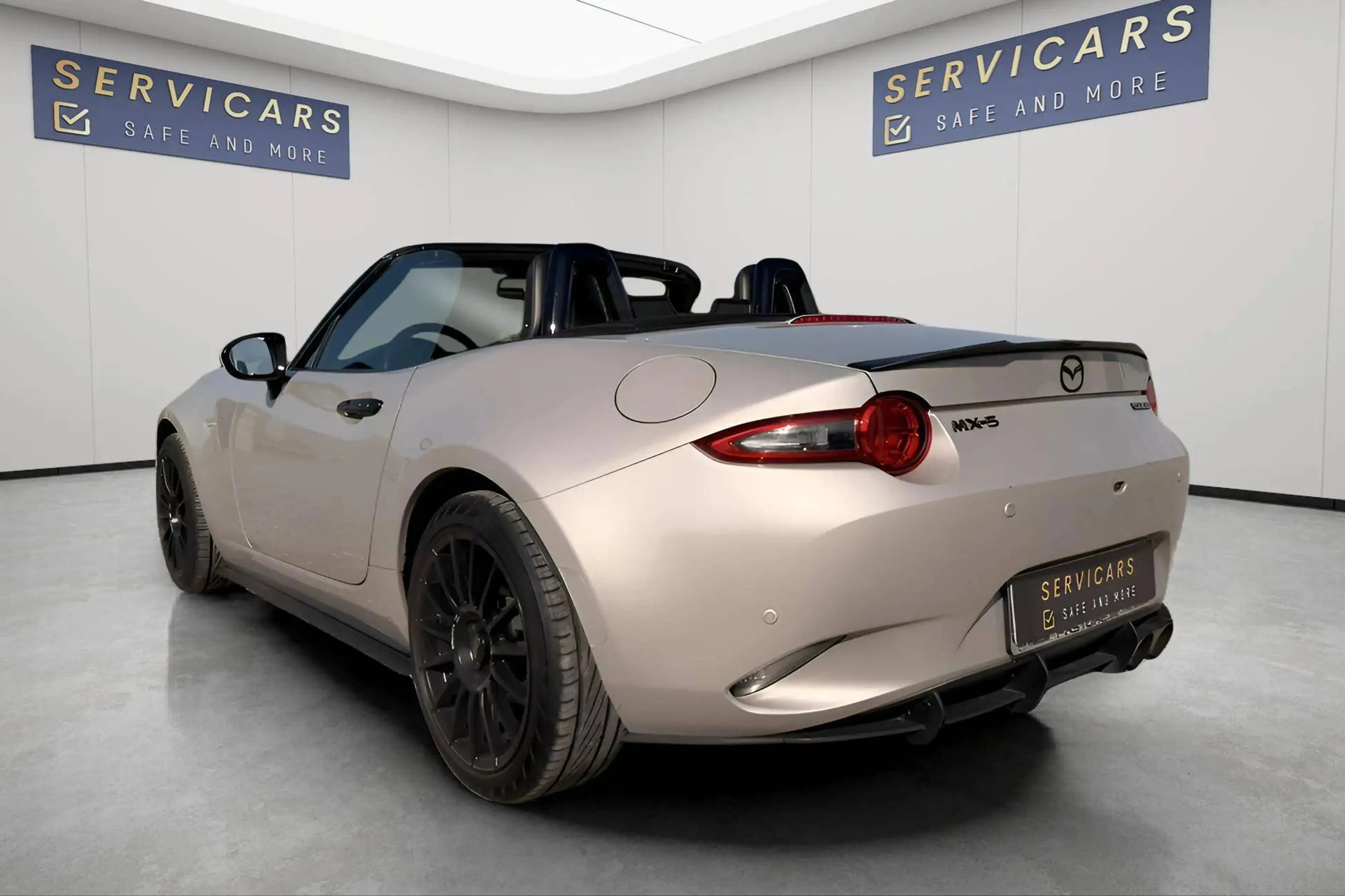 Mazda MX-5 @ SERVICARS FLEURUS - Mazda MX-5 1.5i Skyactiv-G Skycruise (EU6d) - MAXTON PACK - JANTE OZ - 12 MOIS GARANTIE — photo 5