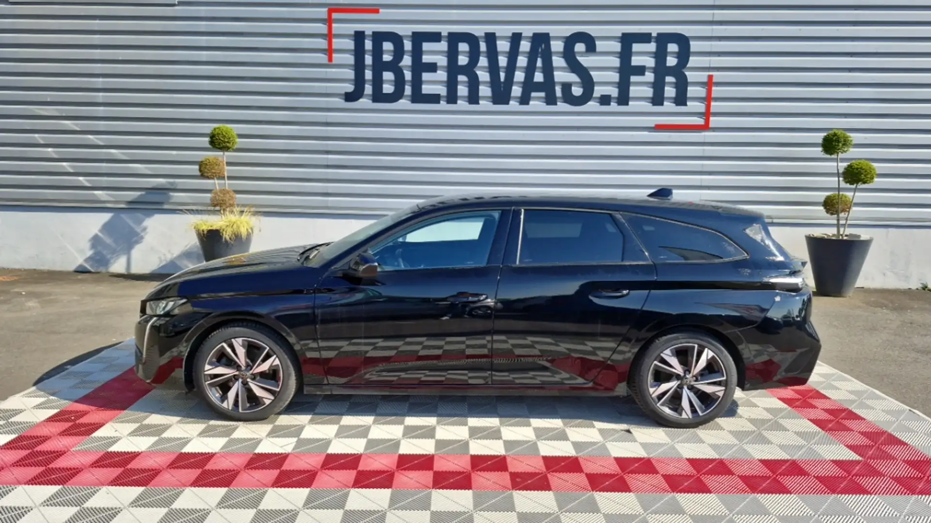 Peugeot BLUEHDI 130CH SS BVM6 ALLURE Чорний - 1